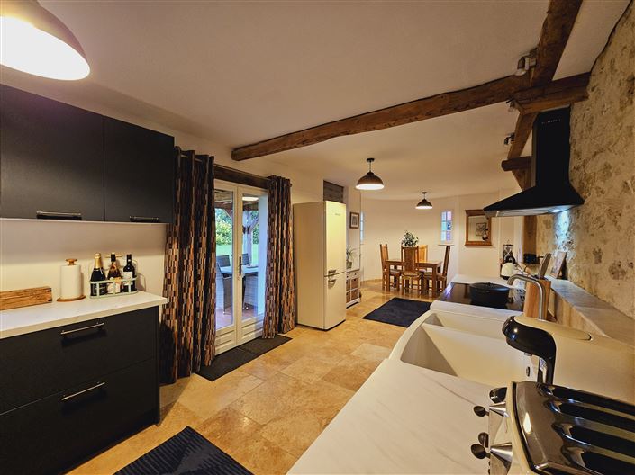 Image No.7-5 Bed House for sale