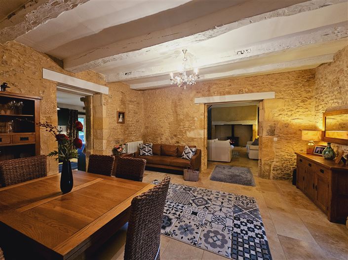 Image No.9-5 Bed House for sale