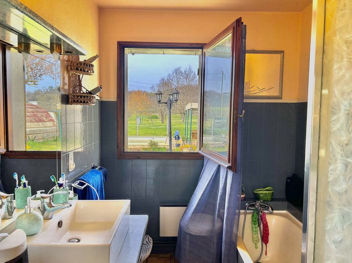 Image No.16-3 Bed House for sale