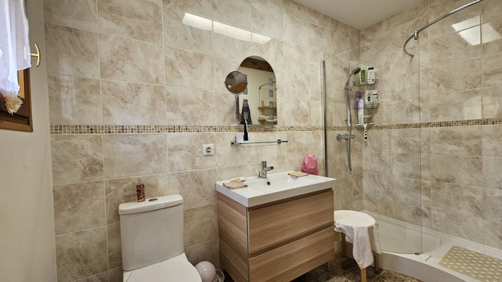 Image No.12-4 Bed House for sale