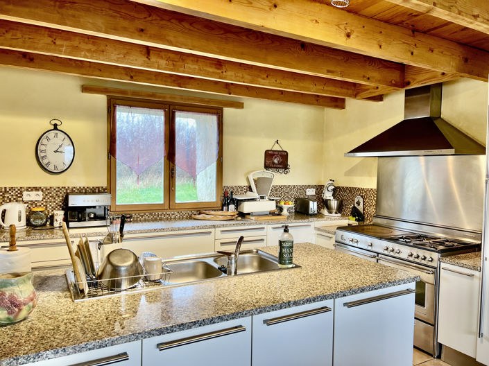 Image No.7-9 Bed House for sale