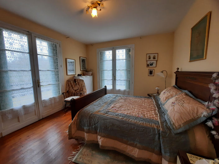 Image No.18-5 Bed House for sale