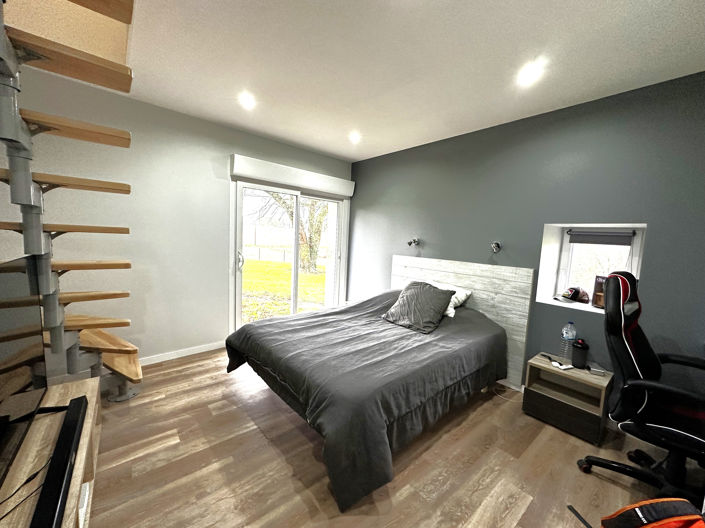 Image No.8-5 Bed House for sale