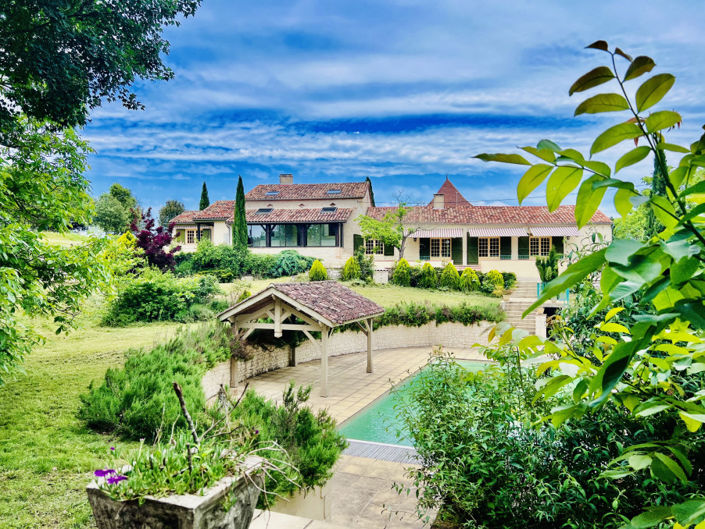Image No.1-5 Bed House for sale