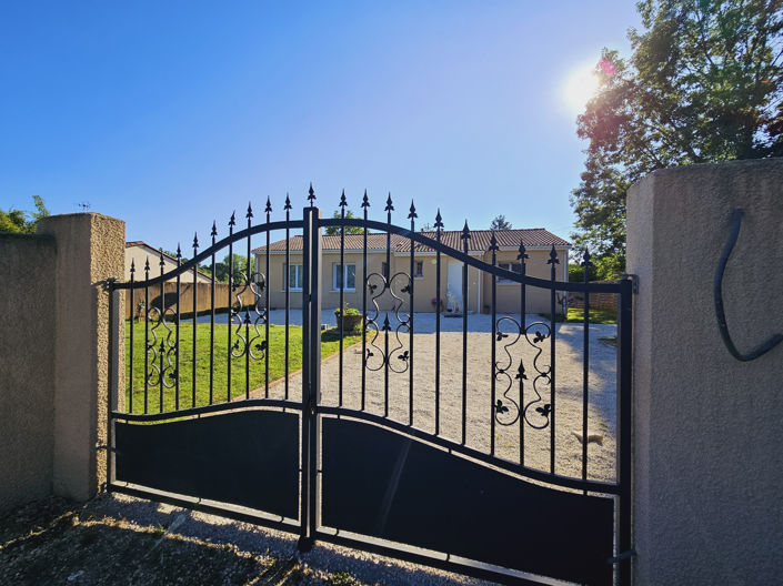 Image No.20-4 Bed House for sale