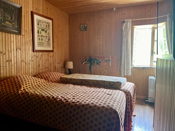 Image No.17-3 Bed Property for sale