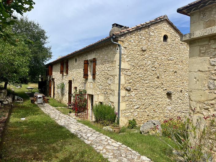 Image No.18-3 Bed Property for sale