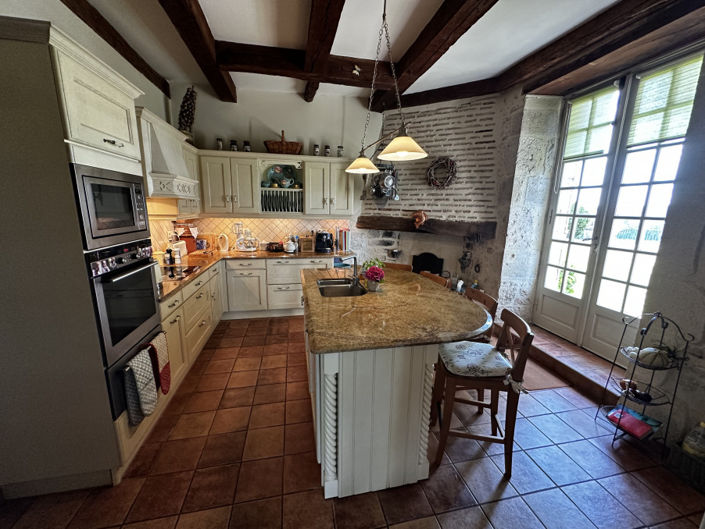 Image No.5-4 Bed House for sale