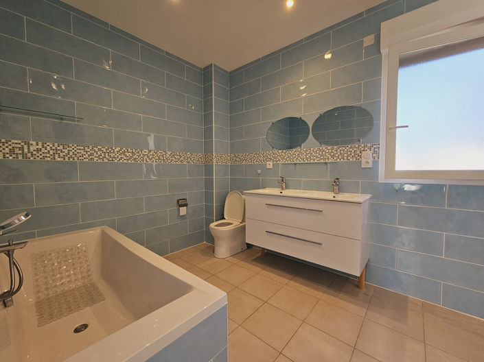 Image No.9-4 Bed House for sale