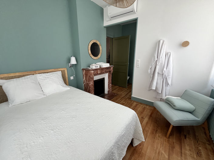 Image No.3-5 Bed Property for sale