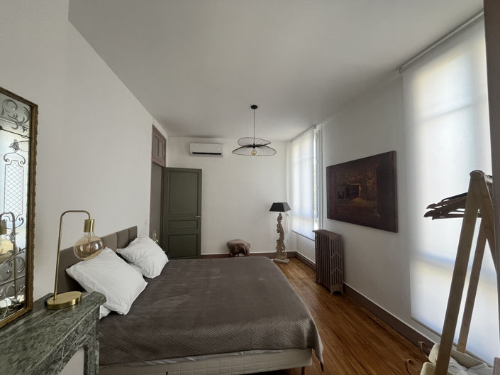 Image No.9-5 Bed Property for sale