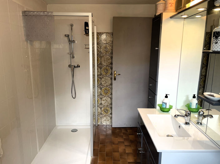 Image No.15-4 Bed House for sale