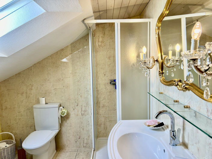 Image No.19-4 Bed Property for sale