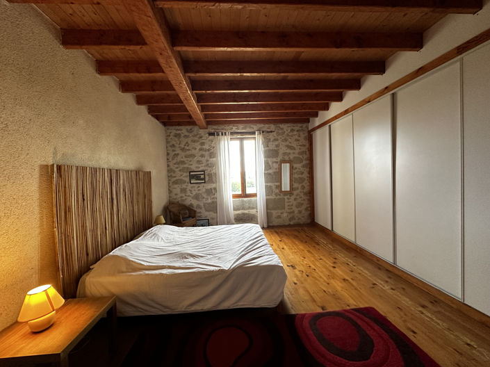 Image No.11-3 Bed House for sale