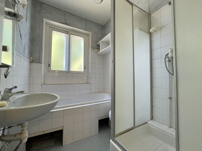 Image No.15-6 Bed House for sale