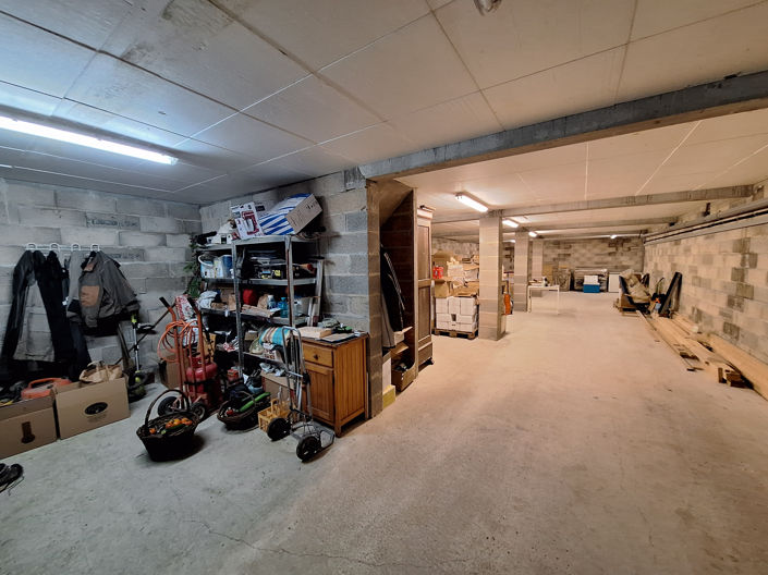 Image No.17-3 Bed House for sale