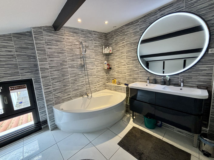 Image No.12-5 Bed House for sale