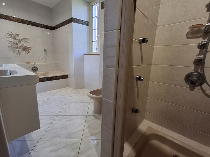 Image No.11-4 Bed House for sale