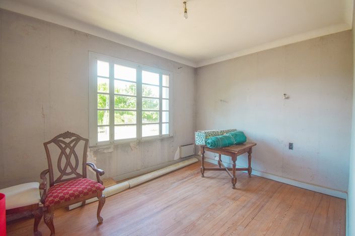 Image No.6-4 Bed House for sale