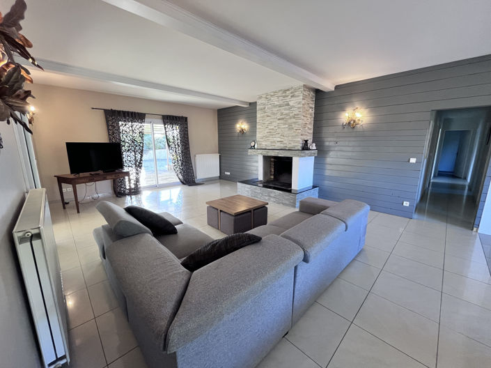 Image No.15-5 Bed House for sale