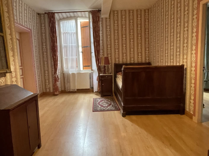 Image No.10-5 Bed House for sale