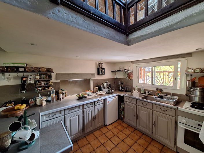 Image No.8-10 Bed Property for sale