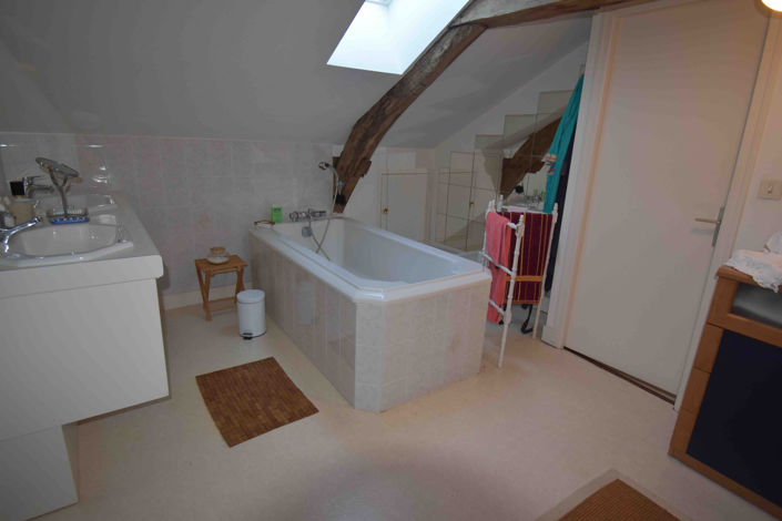 Image No.11-4 Bed House for sale