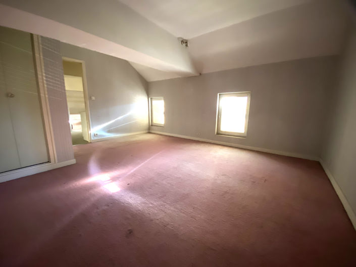 Image No.12-2 Bed House for sale