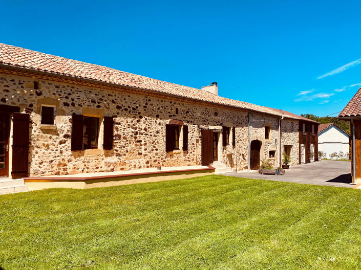 Image No.1-7 Bed Property for sale