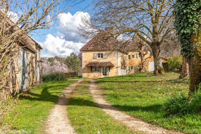 Image No.18-6 Bed Mansion for sale