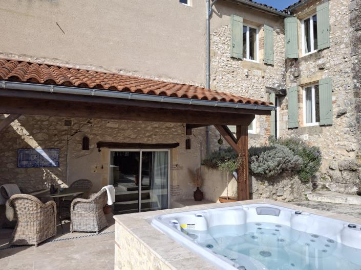 Image No.9-4 Bed Village House for sale