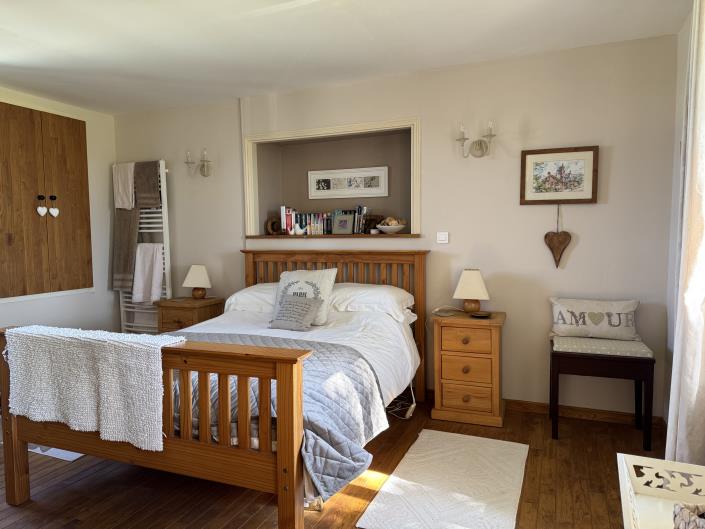 Image No.12-4 Bed Farmhouse for sale