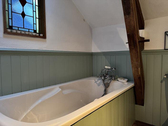 Image No.17-4 Bed Farmhouse for sale