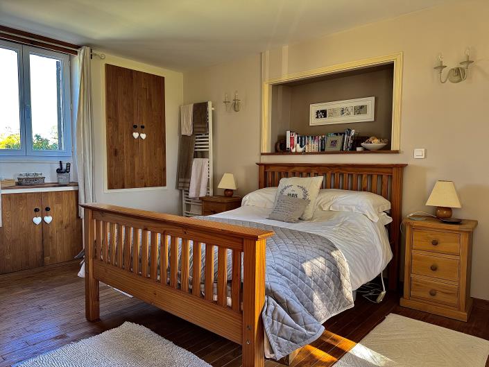 Image No.23-4 Bed Farmhouse for sale