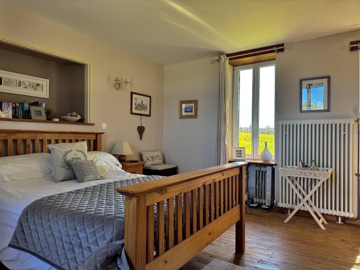 Image No.20-4 Bed Farmhouse for sale