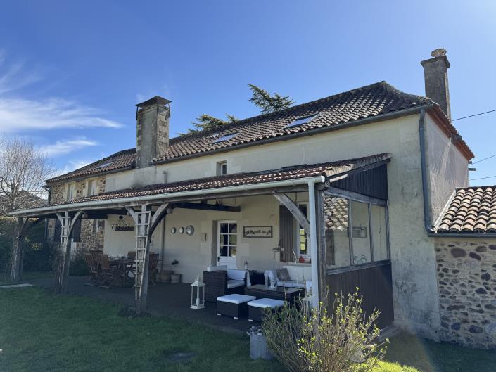 Image No.26-4 Bed Farmhouse for sale