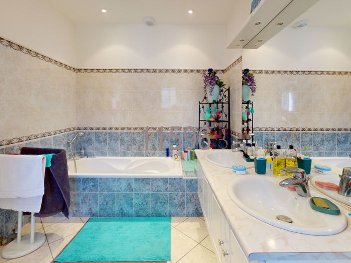 Image No.12-3 Bed House for sale