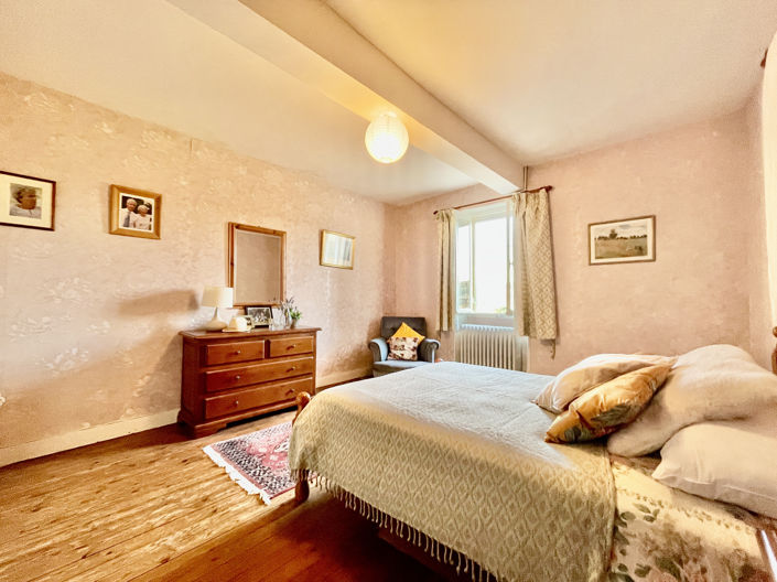 Image No.8-4 Bed House for sale