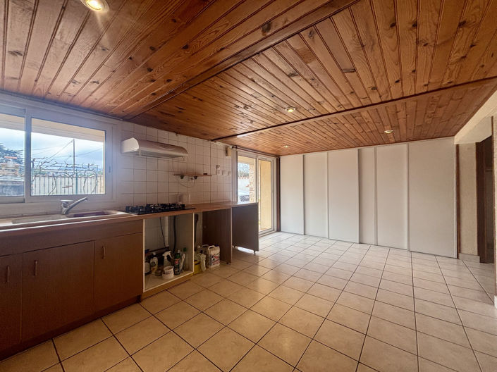 Image No.11-3 Bed House for sale