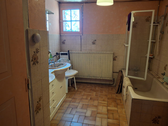 Image No.7-8 Bed House for sale