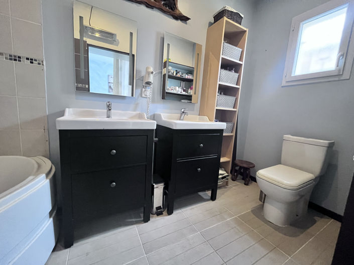 Image No.14-4 Bed House for sale