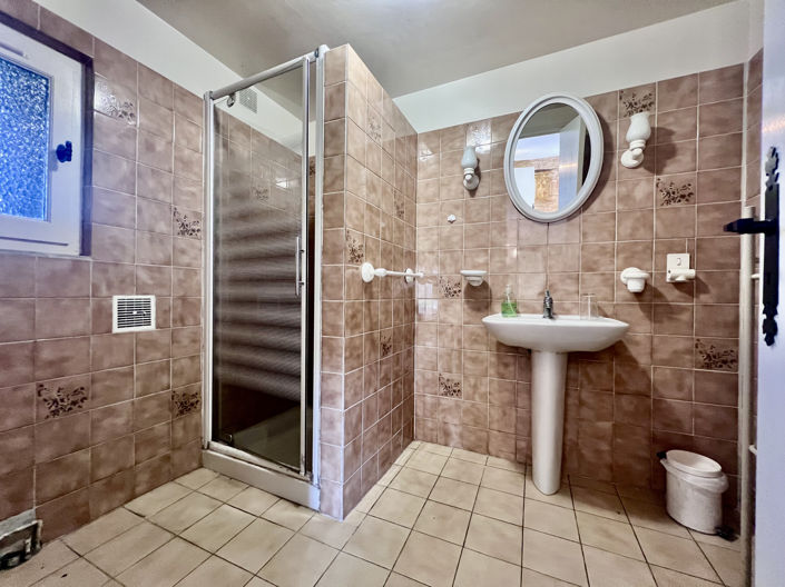 Image No.16-3 Bed House for sale