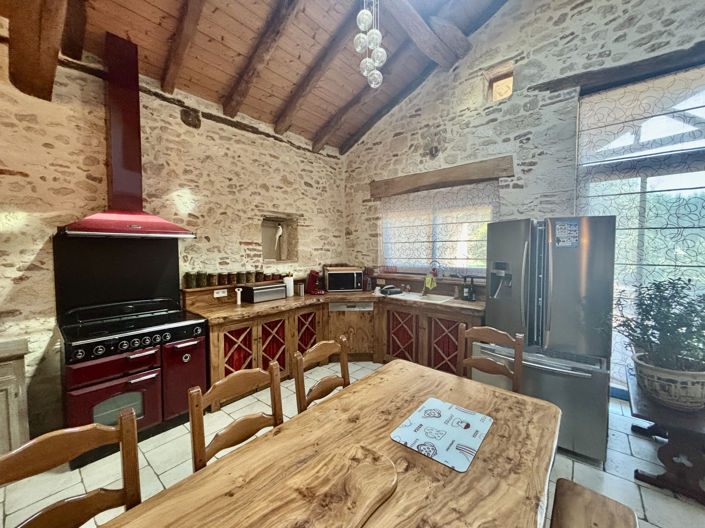 Image No.8-Propriété de 8 chambres à vendre à Saint-Vite