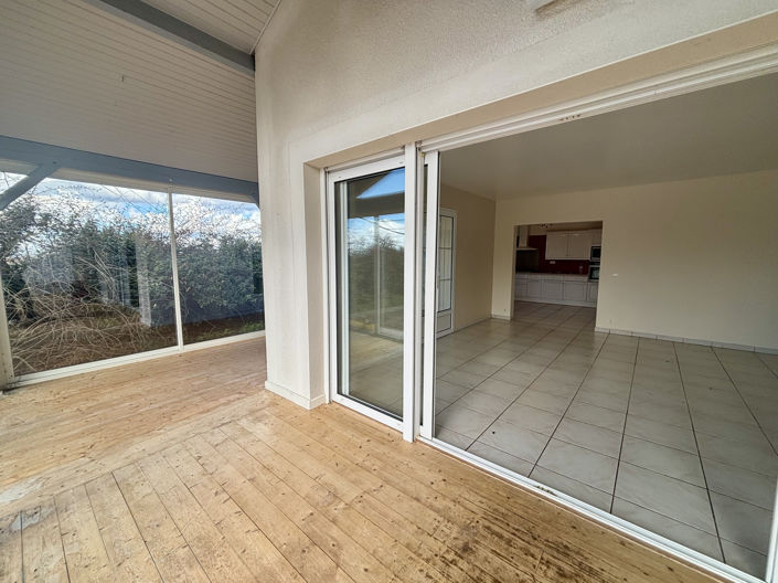 Image No.8-5 Bed House for sale