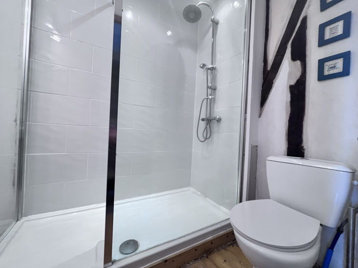 Image No.11-2 Bed House for sale