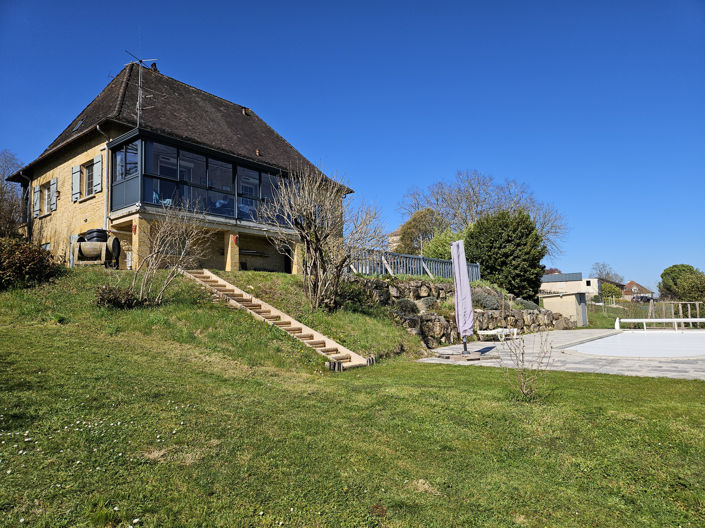 Image No.1-4 Bed House for sale
