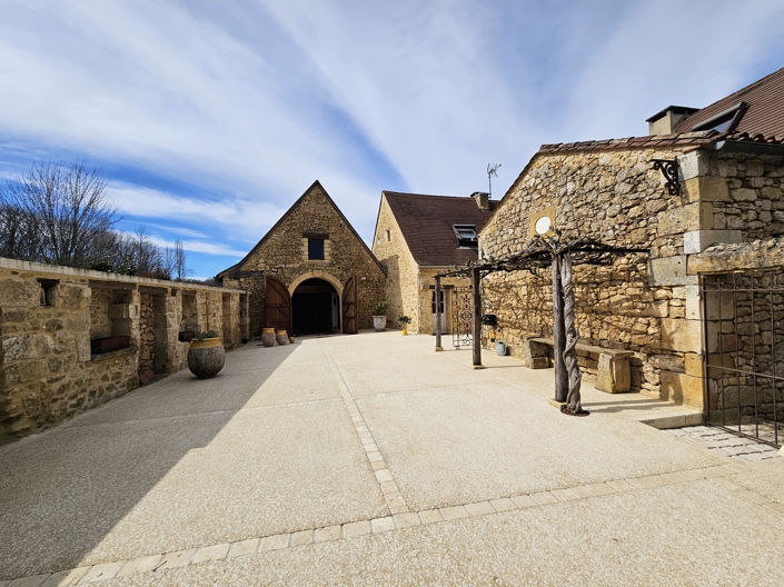 Image No.21-4 Bed House for sale