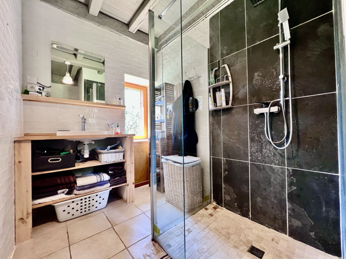 Image No.11-3 Bed Property for sale