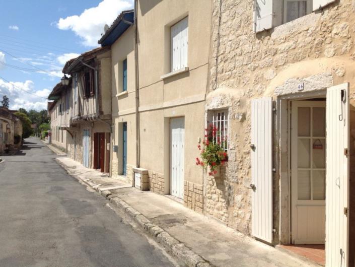 Eymet, Village House