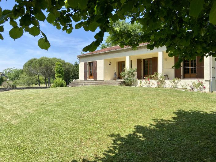 Image No.1-4 Bed Bungalow for sale